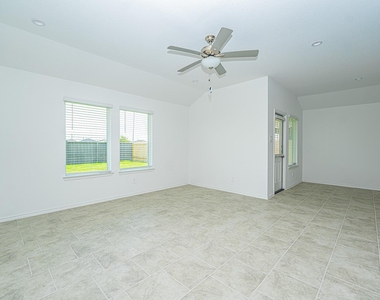 1118 Appaloosa Lane - Photo Thumbnail 7