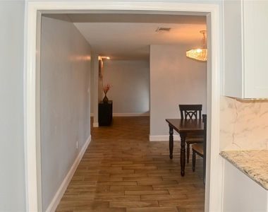 5254 N Braeswood Boulevard - Photo Thumbnail 18