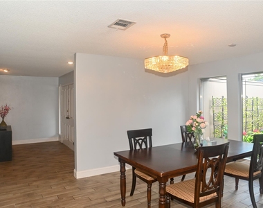 5254 N Braeswood Boulevard - Photo Thumbnail 15