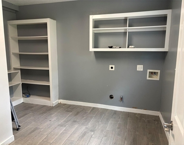 18385 Ten Oaks Court - Photo Thumbnail 7