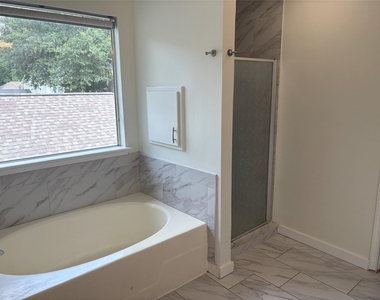 18385 Ten Oaks Court - Photo Thumbnail 12