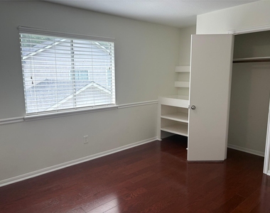 18385 Ten Oaks Court - Photo Thumbnail 16