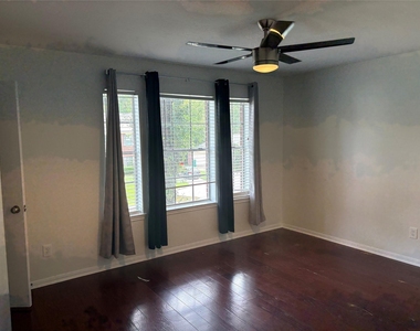 18385 Ten Oaks Court - Photo Thumbnail 15