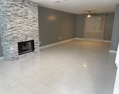 18385 Ten Oaks Court - Photo Thumbnail 3