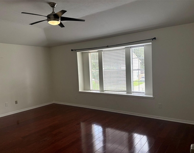 18385 Ten Oaks Court - Photo Thumbnail 9