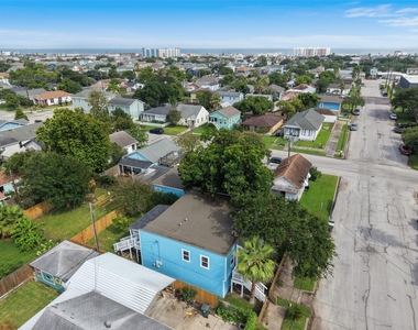 2222 44th Street - Photo Thumbnail 39