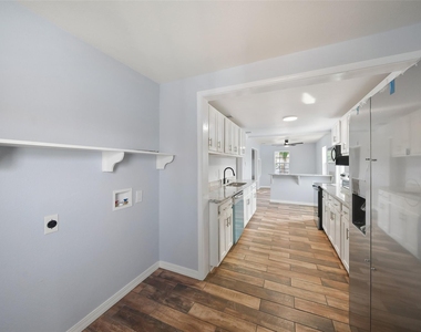 2222 44th Street - Photo Thumbnail 20