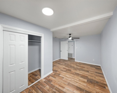 2222 44th Street - Photo Thumbnail 26