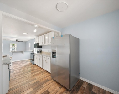 2222 44th Street - Photo Thumbnail 19