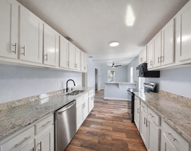 2222 44th Street - Photo Thumbnail 16