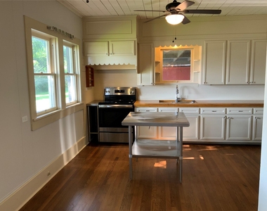 404 W Main Street - Photo Thumbnail 12