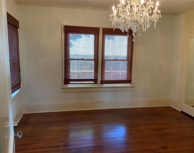 404 W Main Street - Photo Thumbnail 3