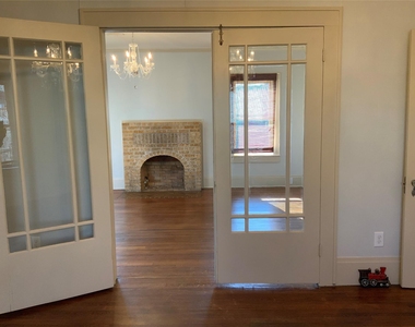 404 W Main Street - Photo Thumbnail 6
