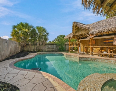 4704 Broadmoor Drive - Photo Thumbnail 25