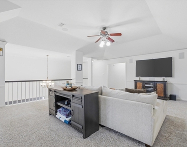 4704 Broadmoor Drive - Photo Thumbnail 16