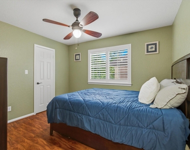 4704 Broadmoor Drive - Photo Thumbnail 19