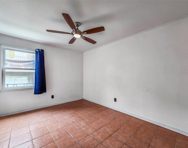 3131 Cummins Street - Photo Thumbnail 9