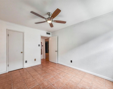 3131 Cummins Street - Photo Thumbnail 10