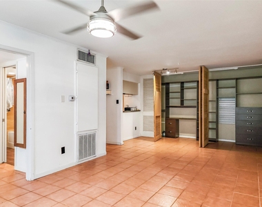 3131 Cummins Street - Photo Thumbnail 4