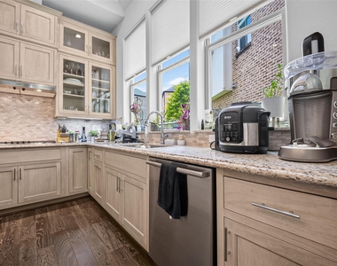 2703 Kinsley Oaks Drive - Photo Thumbnail 13