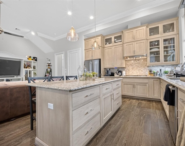 2703 Kinsley Oaks Drive - Photo Thumbnail 9