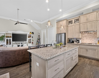 2703 Kinsley Oaks Drive - Photo Thumbnail 18
