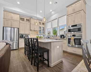 2703 Kinsley Oaks Drive - Photo Thumbnail 16