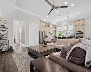 2703 Kinsley Oaks Drive - Photo Thumbnail 7