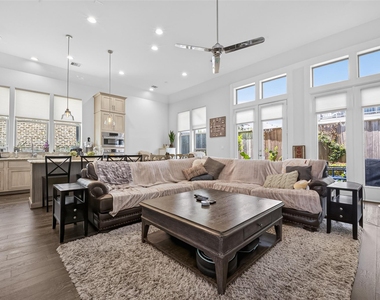 2703 Kinsley Oaks Drive - Photo Thumbnail 5