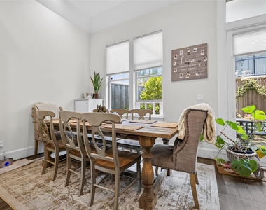 2703 Kinsley Oaks Drive - Photo Thumbnail 8