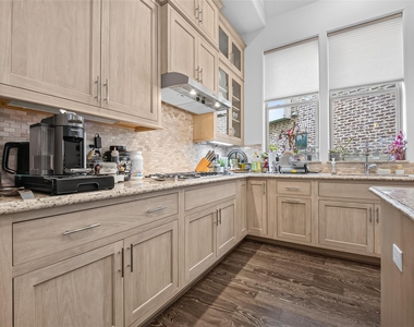 2703 Kinsley Oaks Drive - Photo Thumbnail 11