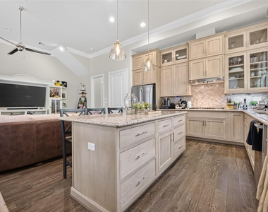 2703 Kinsley Oaks Drive - Photo Thumbnail 14