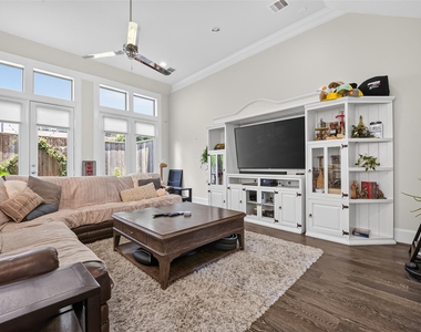 2703 Kinsley Oaks Drive - Photo Thumbnail 6