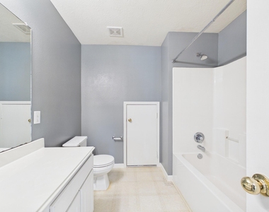 4702 Rolling View Court - Photo Thumbnail 22
