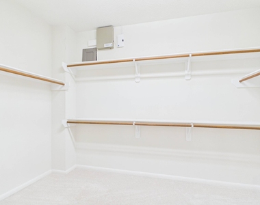 4702 Rolling View Court - Photo Thumbnail 15