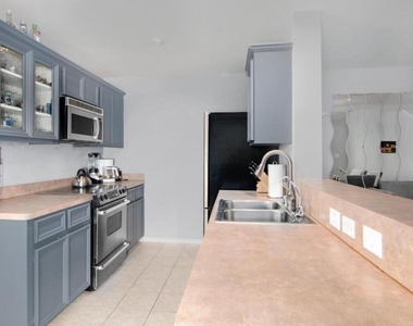2236 Ann Street - Photo Thumbnail 7