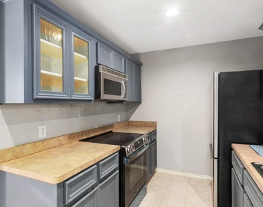 2236 Ann Street - Photo Thumbnail 8