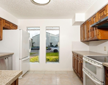 10920 Village Bend Lane - Photo Thumbnail 3