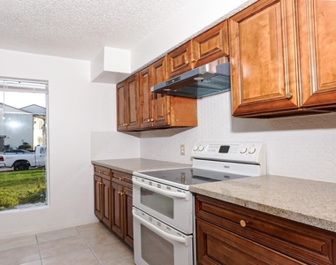10920 Village Bend Lane - Photo Thumbnail 5