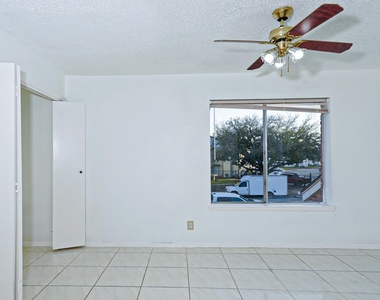 10920 Village Bend Lane - Photo Thumbnail 14