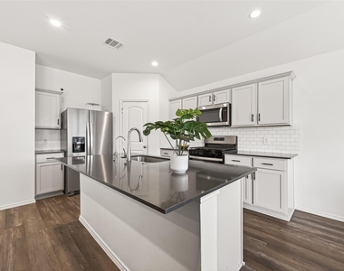 40603 Pine Spruce Lane - Photo Thumbnail 6