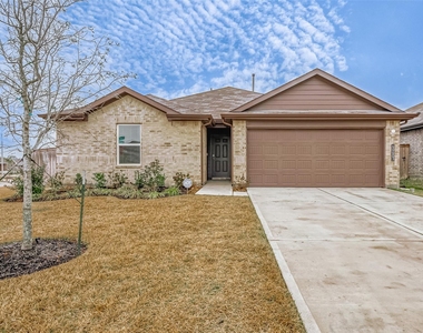 40603 Pine Spruce Lane - Photo Thumbnail 1