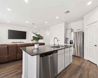 40603 Pine Spruce Lane - Photo Thumbnail 12