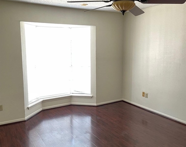 2121 Hepburn Street - Photo Thumbnail 28