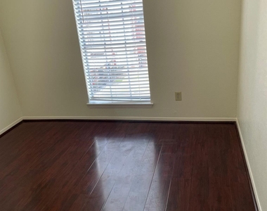 2121 Hepburn Street - Photo Thumbnail 44