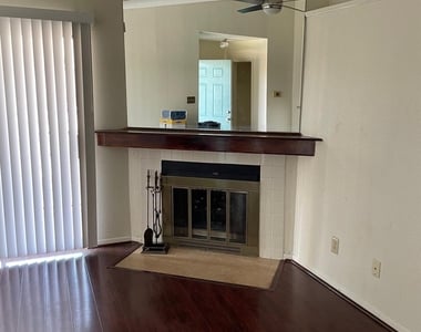 2121 Hepburn Street - Photo Thumbnail 6