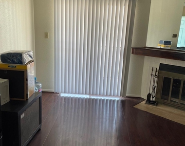 2121 Hepburn Street - Photo Thumbnail 4