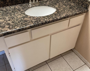 2121 Hepburn Street - Photo Thumbnail 31