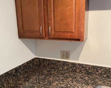 2121 Hepburn Street - Photo Thumbnail 17
