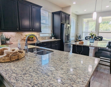 19619 Lake Bosque Drive - Photo Thumbnail 16